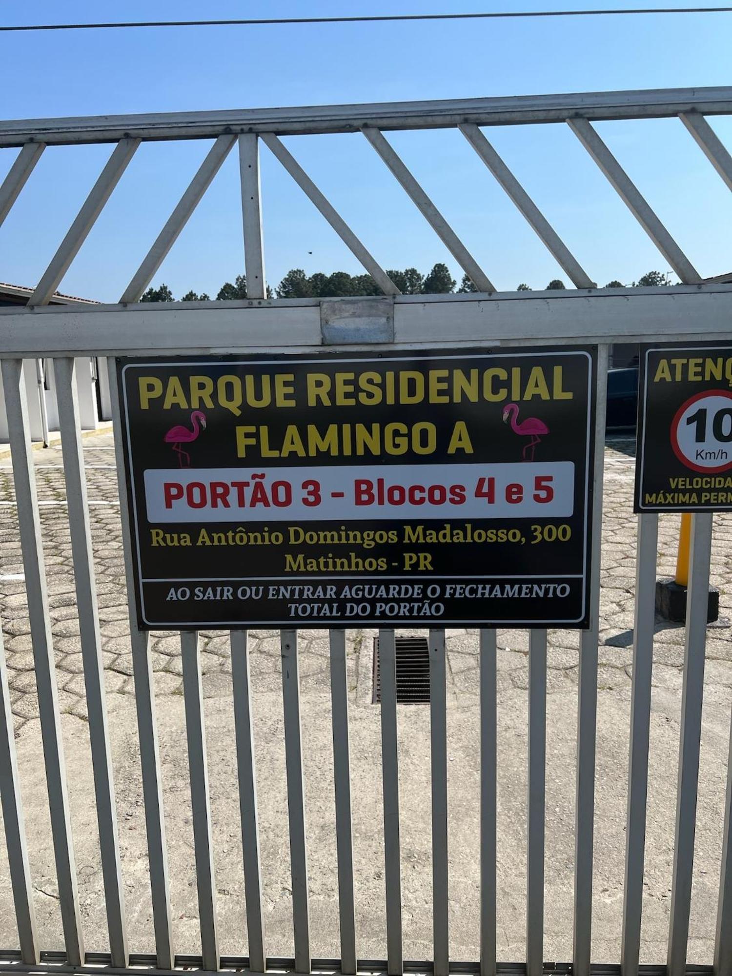Kitinete Em Matinhos Com Piscina Villa Exterior photo