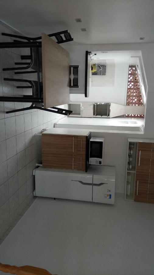 Kitinete Em Matinhos Com Piscina Villa Exterior photo